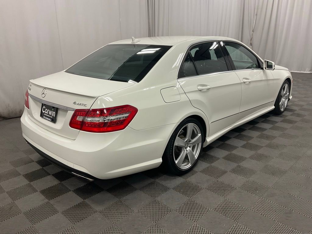 Used 2011 Mercedes-Benz E 350 4MATIC Sedan image 3