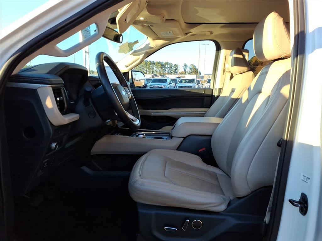 Used 2022 Ford Expedition Max Limited image 19