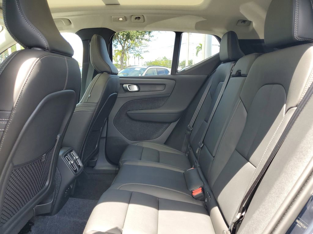 New 2026 Volvo XC40 B5 Ultra w/ Protection Package Premier AWD/4WD image 9