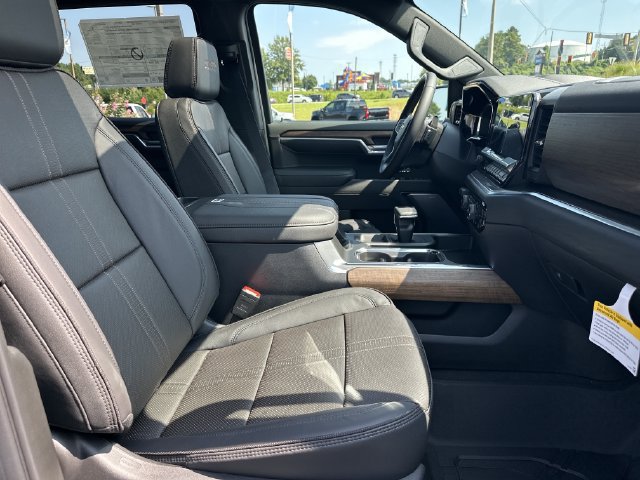New 2026 Chevrolet Silverado 1500 High Country AWD/4WD image 13