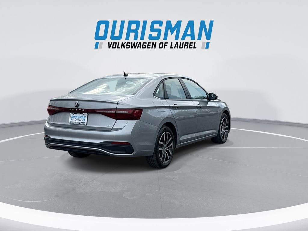 Used 2025 Volkswagen Jetta SE image 8