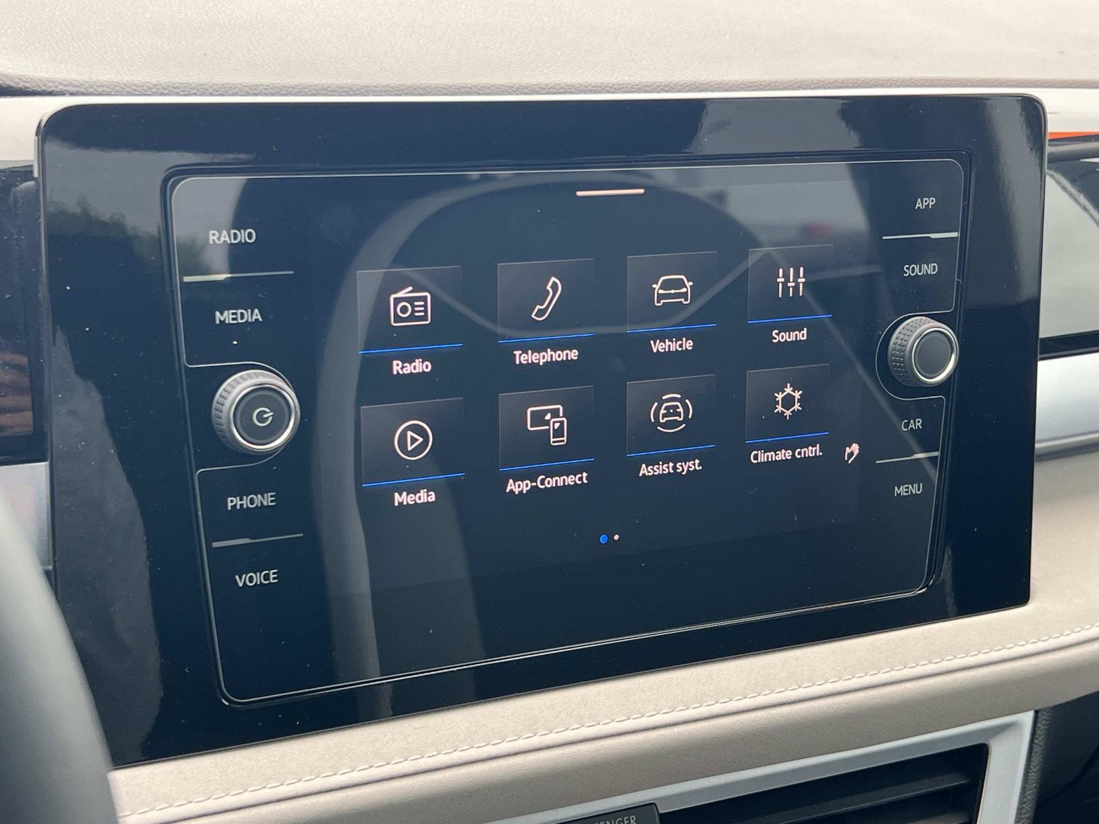 New 2026 Volkswagen Taos SE FWD image 13
