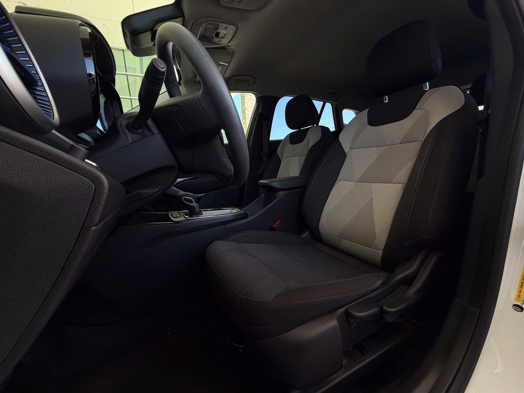 Used 2024 Chevrolet Trax LS w/ LS Convenience Package FWD image 6