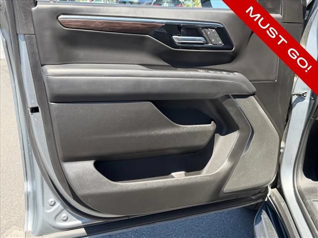 Certified 2025 Chevrolet Suburban LT AWD/4WD image 14