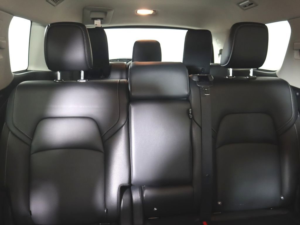 Used 2022 Nissan Pathfinder SL AWD/4WD image 31