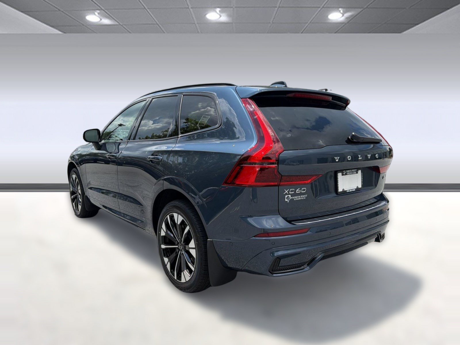 New 2026 Volvo XC60 B5 Plus w/ Climate Package AWD/4WD image 3