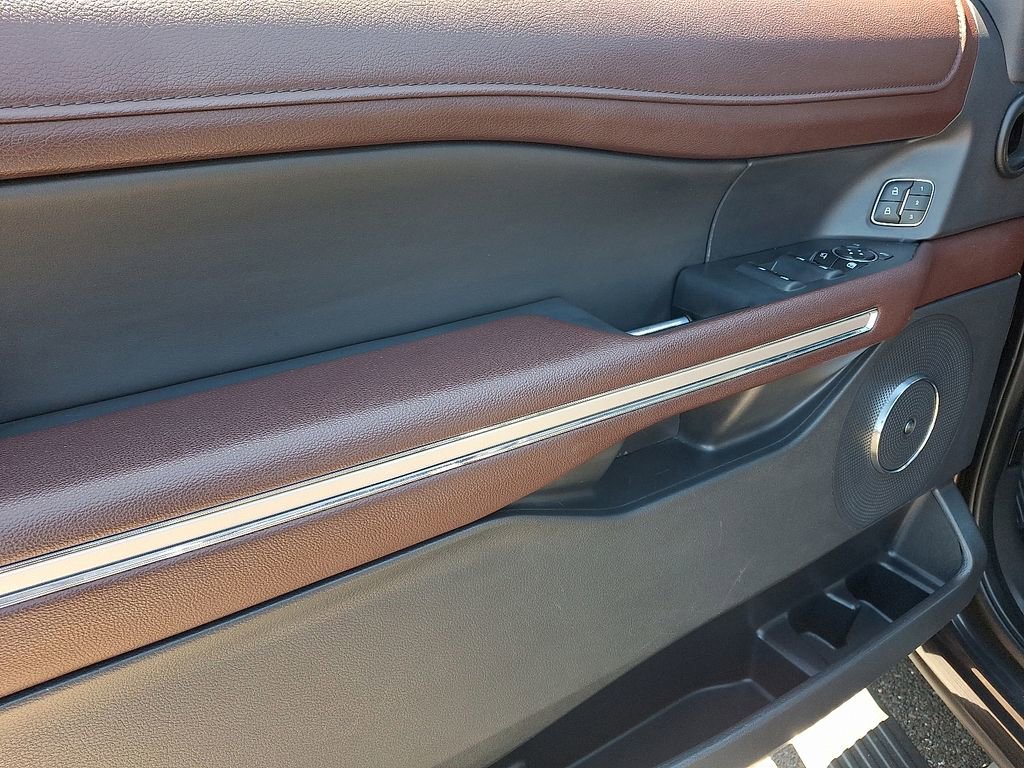 Used 2024 Ford Expedition Max Limited AWD/4WD image 13