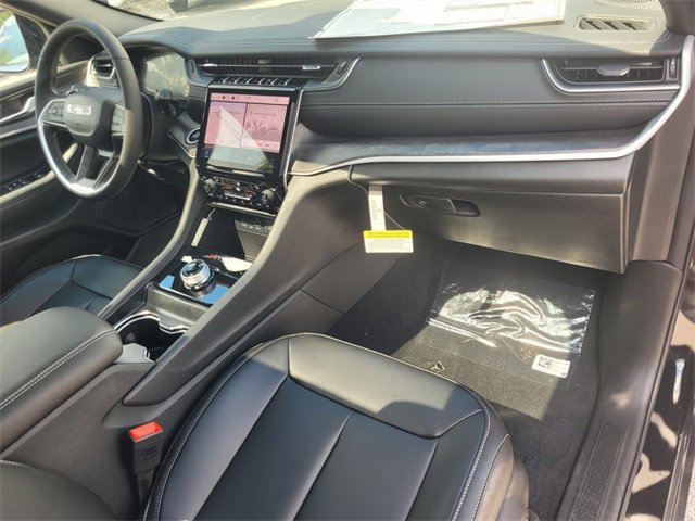 New 2025 Jeep Grand Cherokee Limited image 17
