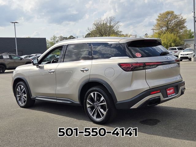 Used 2023 INFINITI QX60 Luxe w/ Vision Package FWD image 3