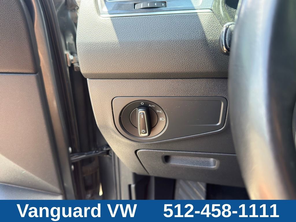 Used 2018 Volkswagen Tiguan SE w/ Panoramic Sunroof Package FWD image 21