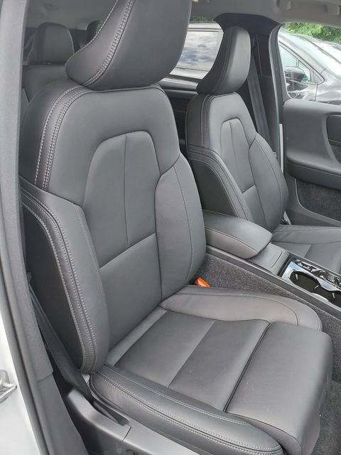 Certified 2026 Volvo XC40 B5 Plus AWD/4WD image 20
