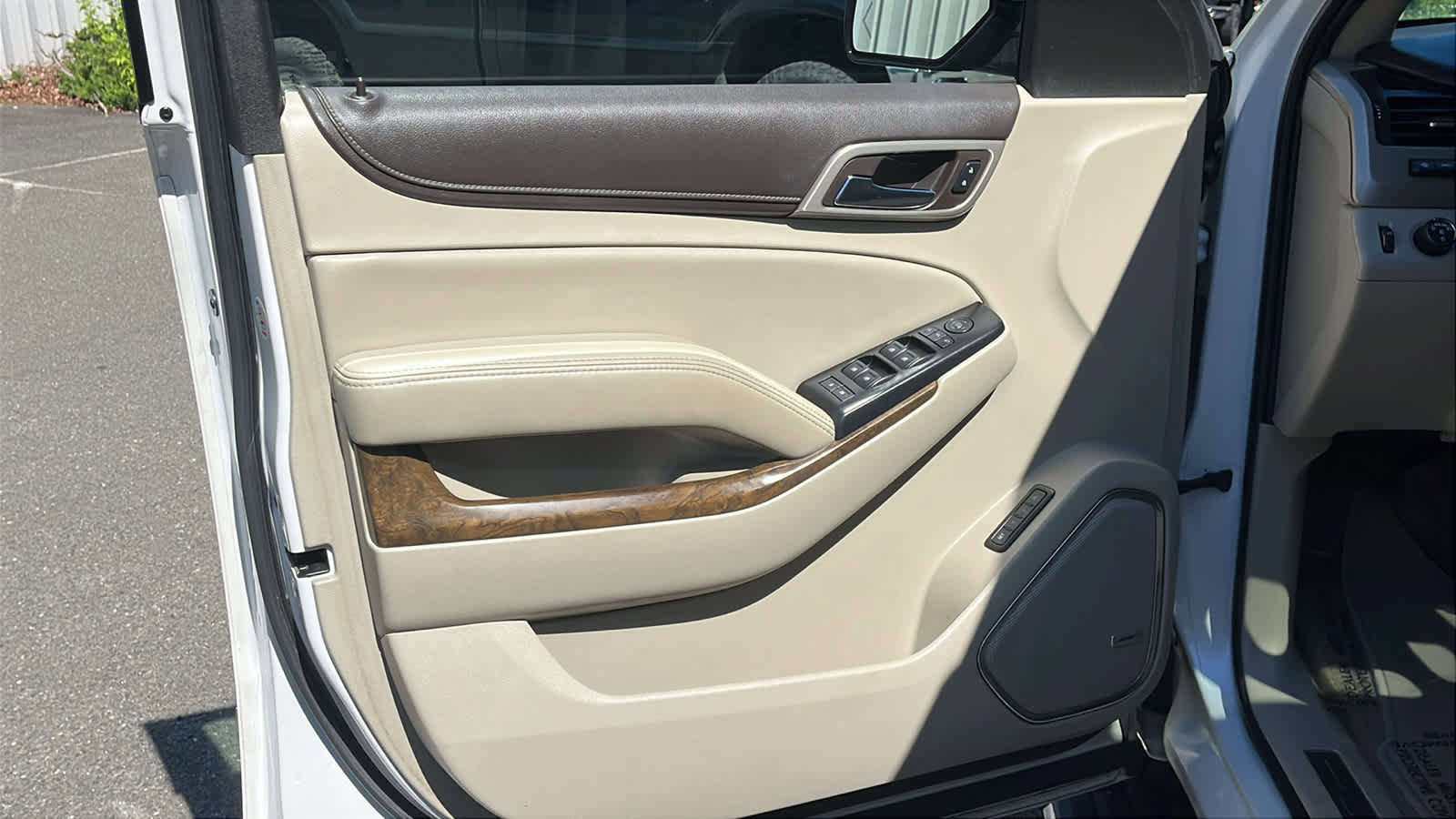 Used 2018 GMC Yukon Denali w/ Denali Ultimate Package AWD/4WD image 9