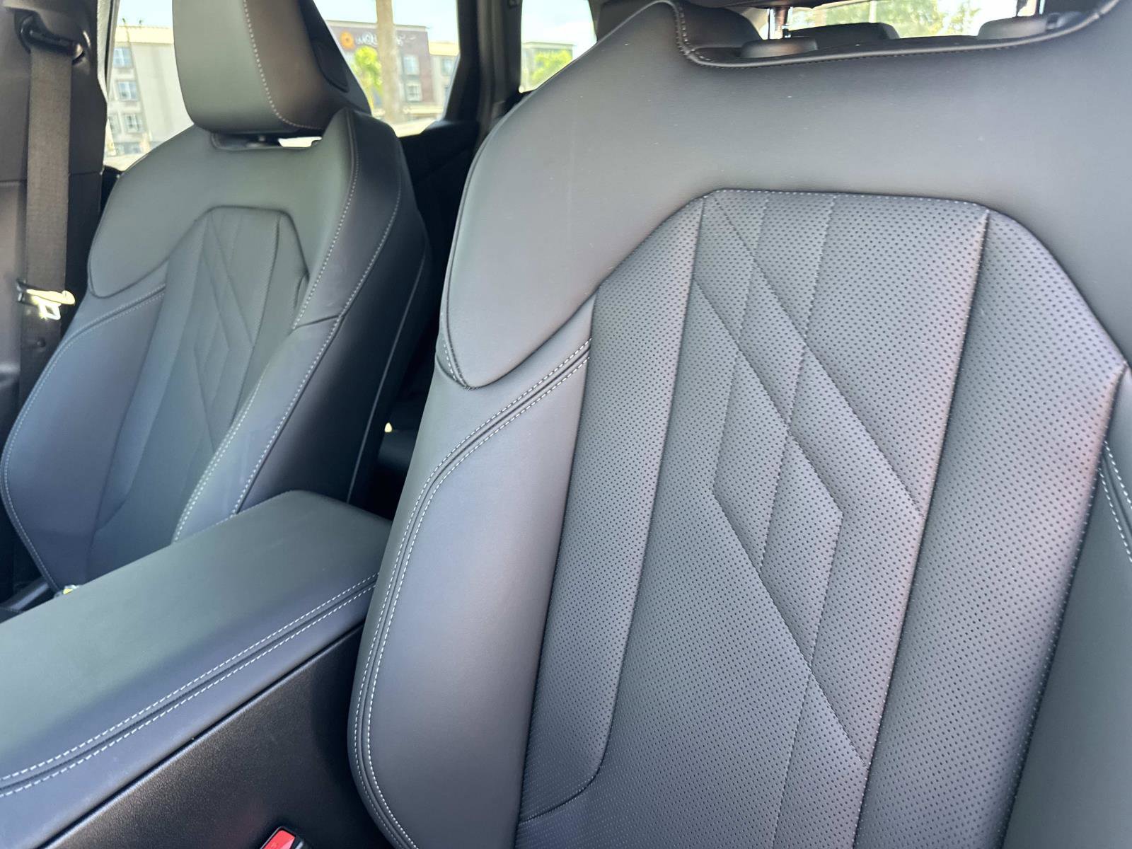 Certified 2025 BMW X3 xDrive30i w/ M Sport Package image 19