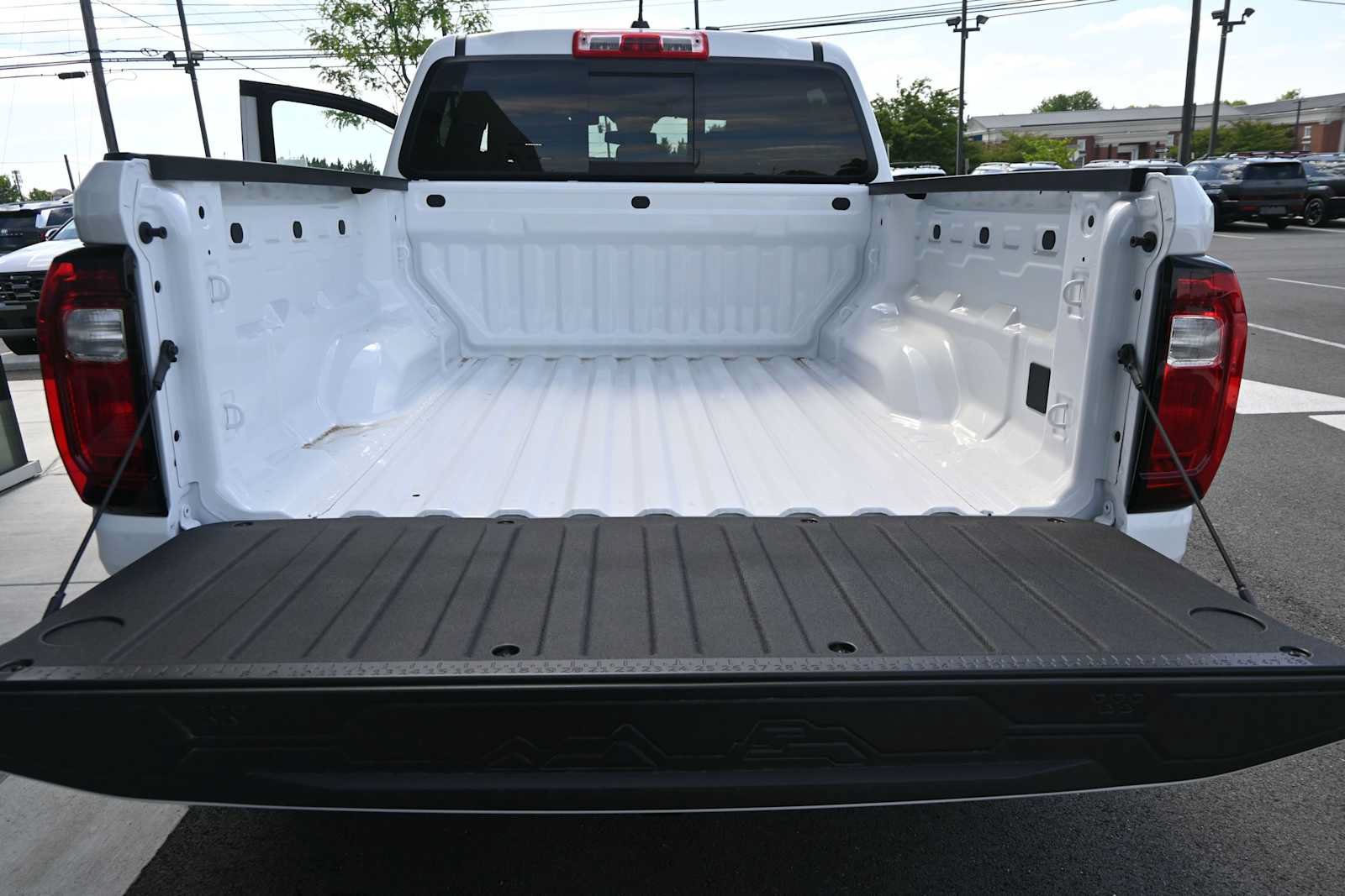Used 2026 GMC Canyon Elevation w/ Technology Package RWD image 16