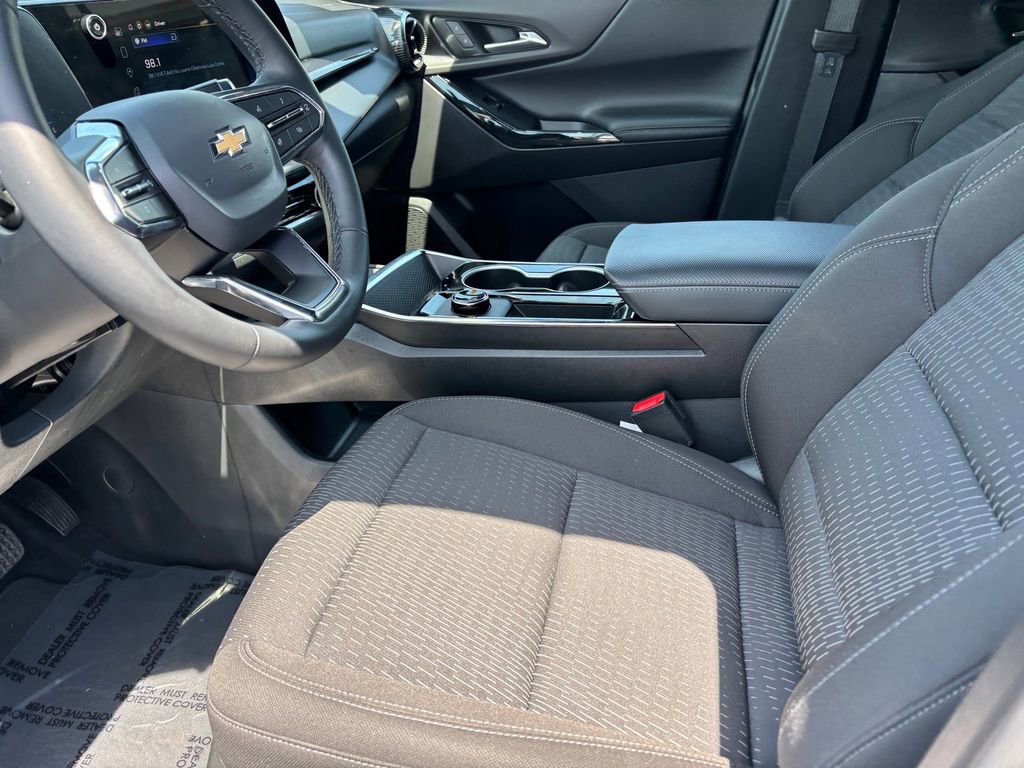 Used 2026 Chevrolet Equinox LT FWD image 10