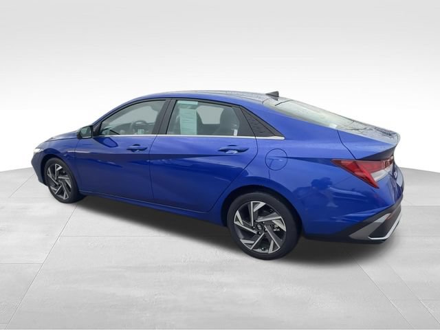 Certified 2024 Hyundai Elantra Limited FWD image 6