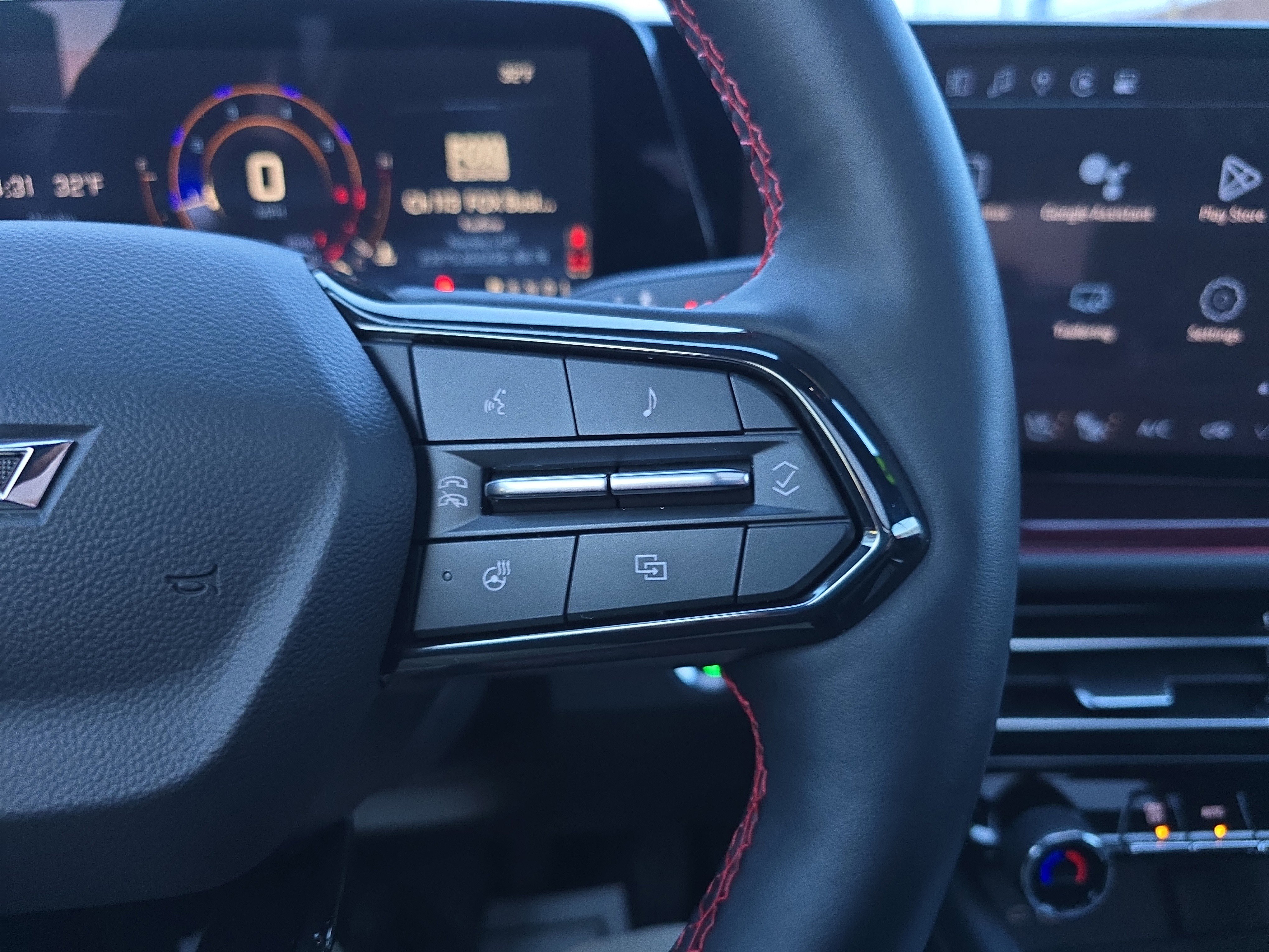 Used 2024 Chevrolet Traverse RS w/ LPO, Floor Liner Package image 24