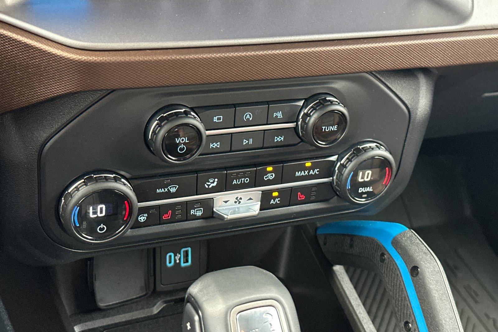 Used 2023 Ford Bronco Outer Banks image 21