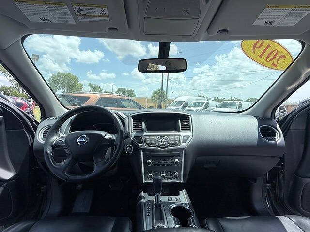 Used 2019 Nissan Pathfinder SL w/ Cargo Package AWD/4WD image 16