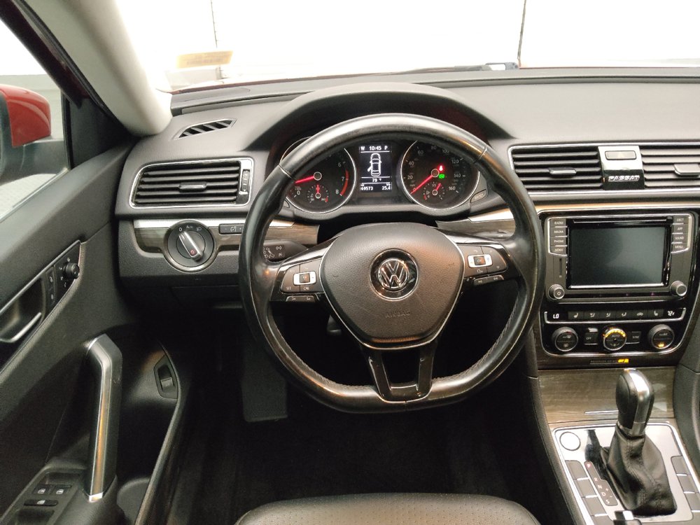 Used 2018 Volkswagen Passat 2.0T SE FWD image 22