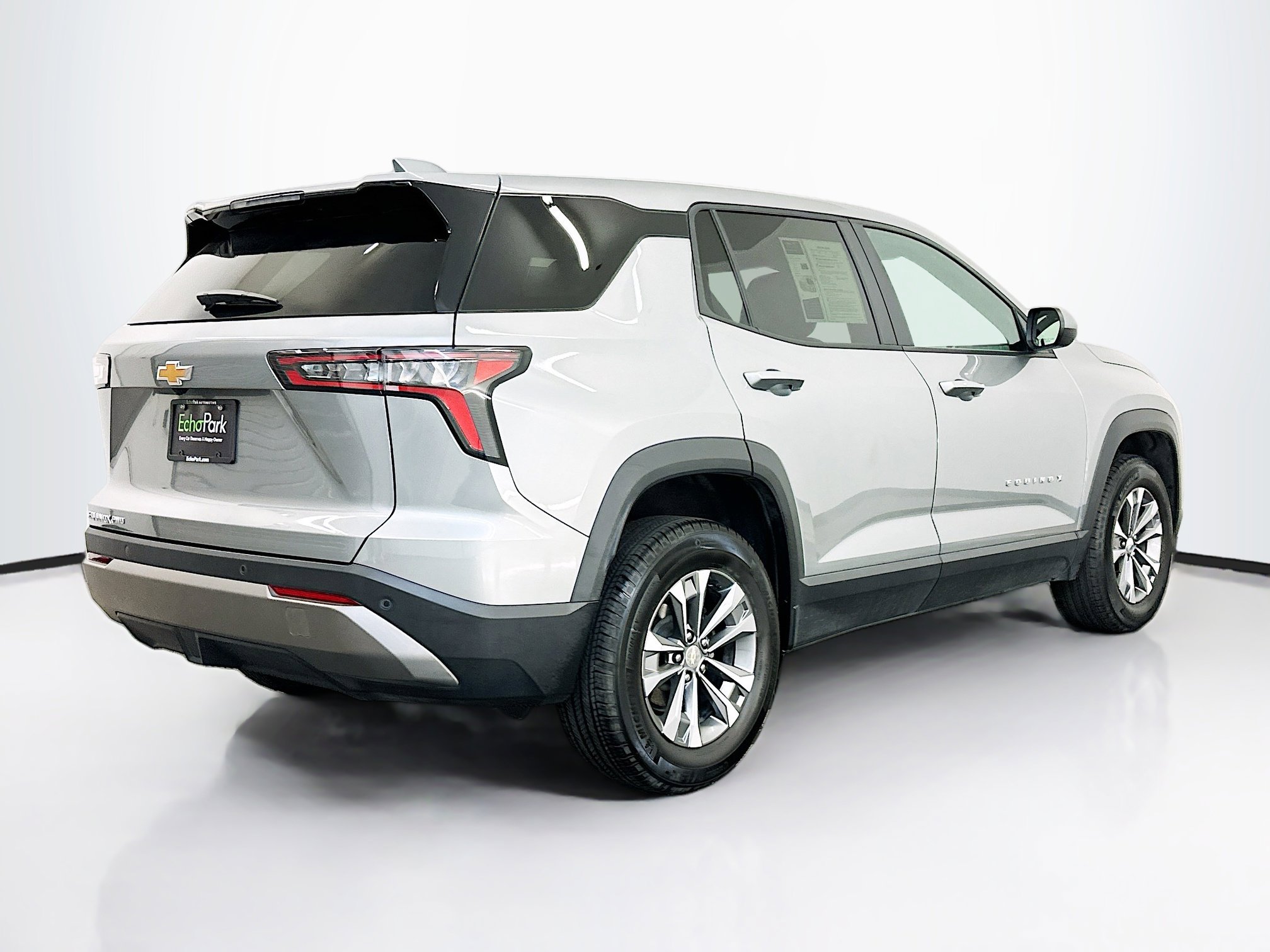 Used 2025 Chevrolet Equinox LT AWD/4WD image 9