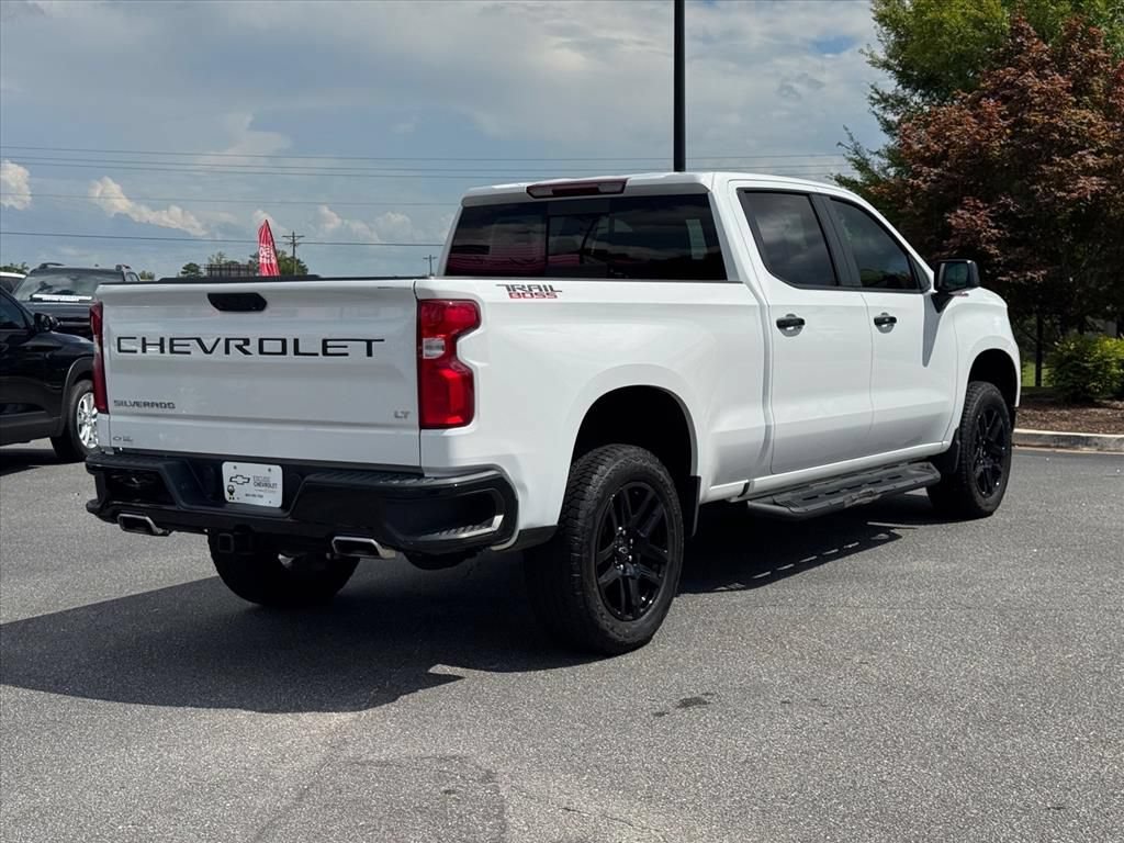 Used 2025 Chevrolet Silverado 1500 LT Trail Boss w/ Convenience Package II AWD/4WD image 3