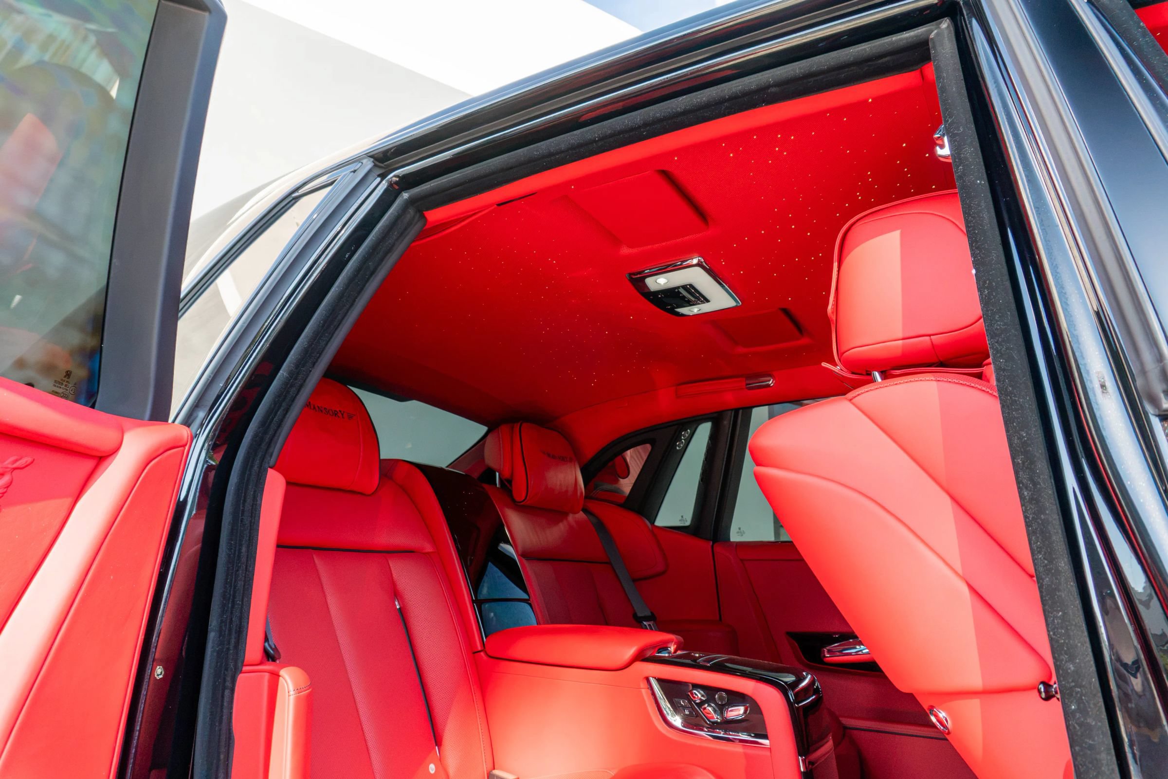 Used 2024 Rolls-Royce Phantom Sedan w/ The Phantom Package RWD image 62