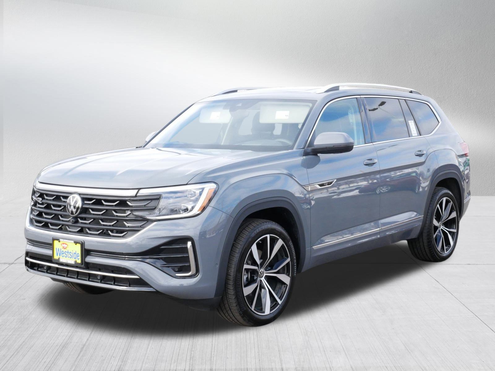 Certified 2025 Volkswagen Atlas SEL Premium R-Line image 3