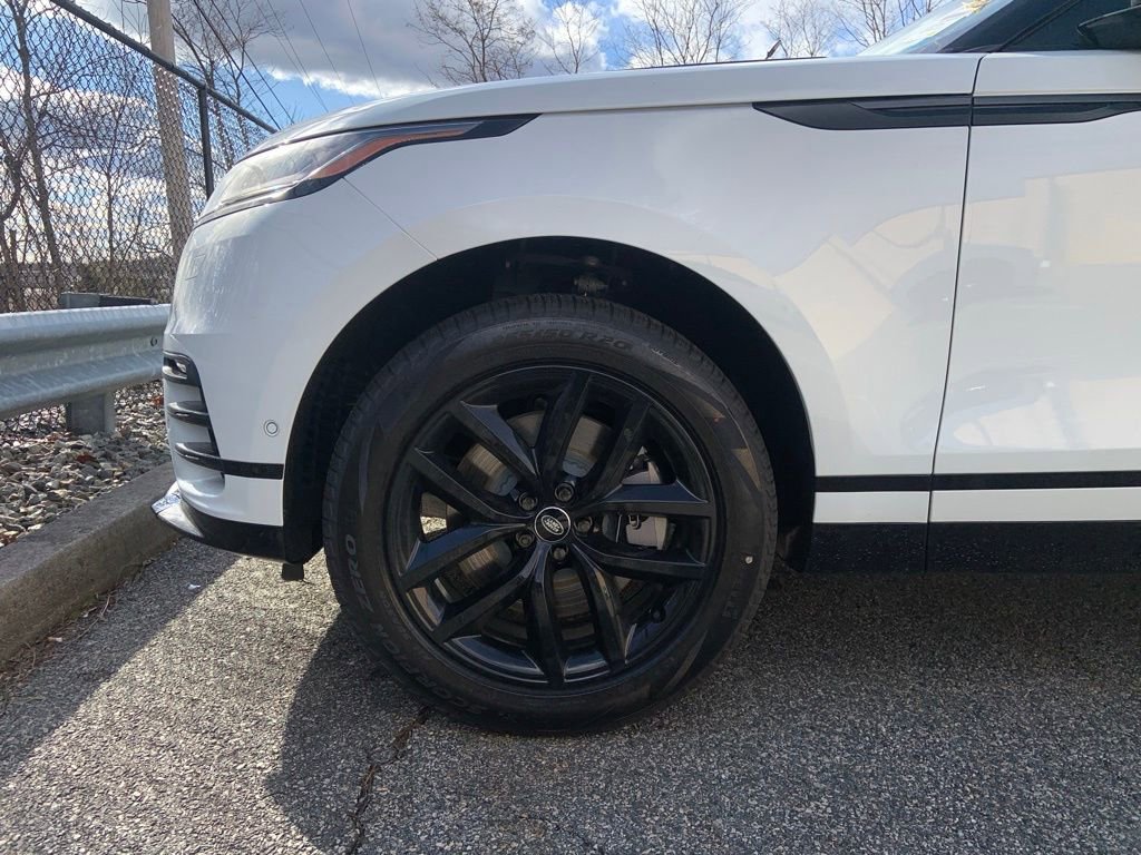 New 2026 Land Rover Range Rover Velar Dynamic SE image 9