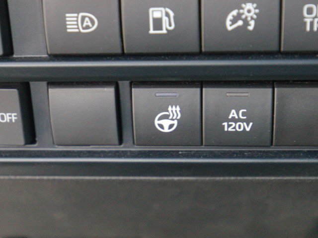 Used 2023 Toyota Tundra Platinum AWD/4WD image 19