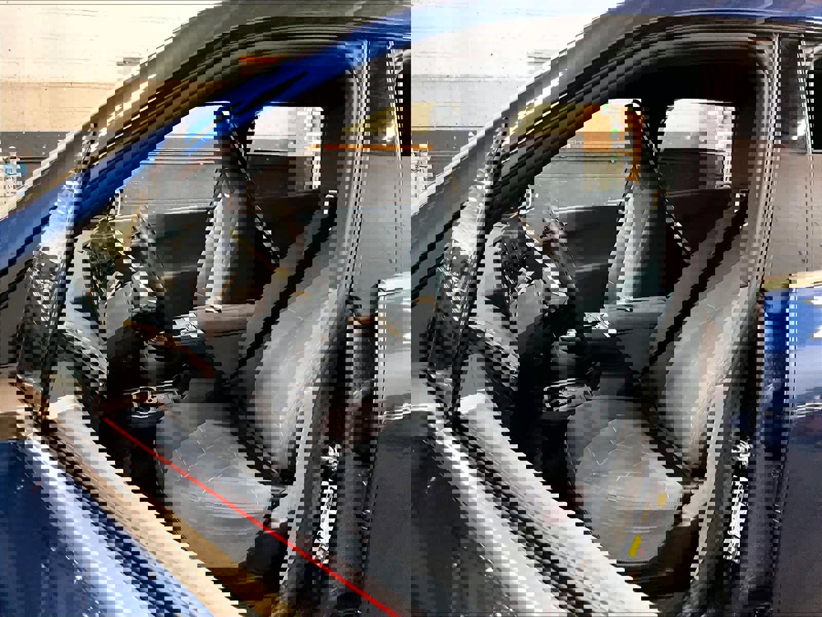 Used 2025 BMW iX xDrive50 image 27