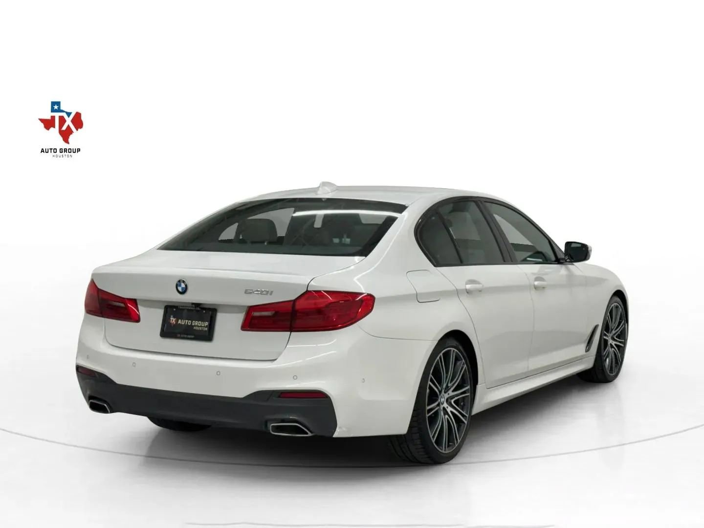 Used 2019 BMW 540i w/ M Sport Package image 6