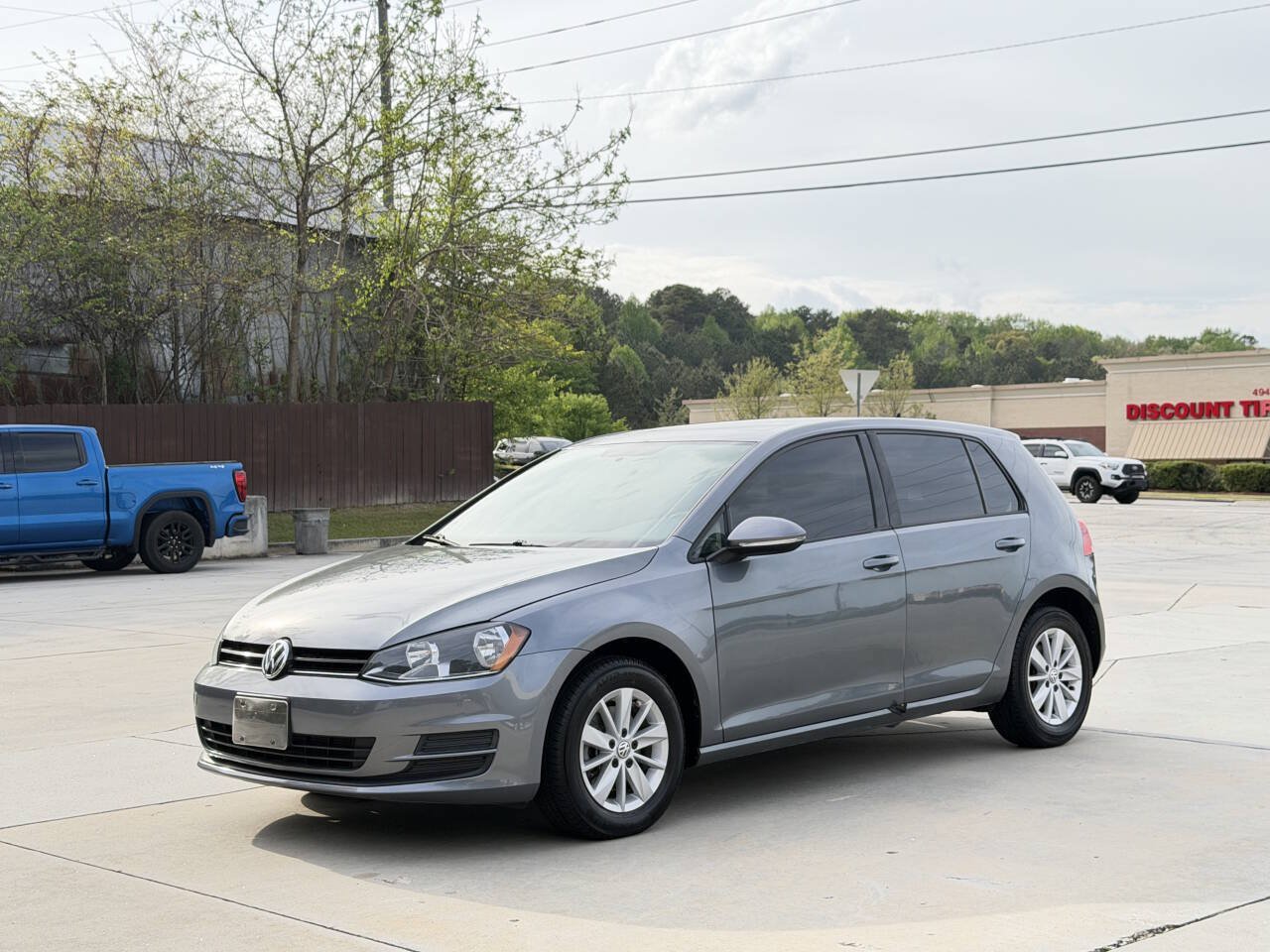 Used 2015 Volkswagen Golf S FWD image 1