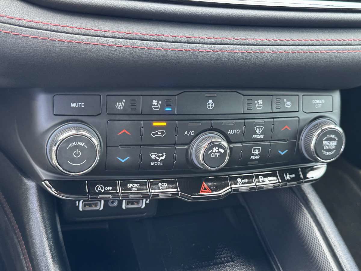 Used 2023 Dodge Durango GT RWD image 33