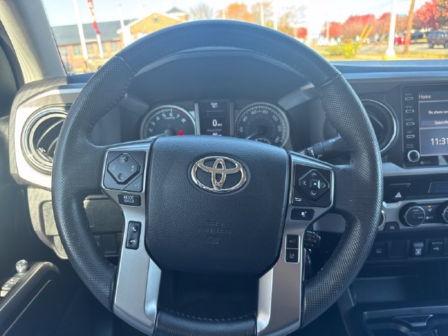 Used 2022 Toyota Tacoma SR5 AWD/4WD image 17