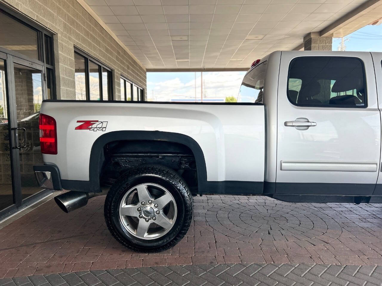 Used 2012 Chevrolet Silverado 2500 LTZ w/ LTZ Plus Package AWD/4WD image 19