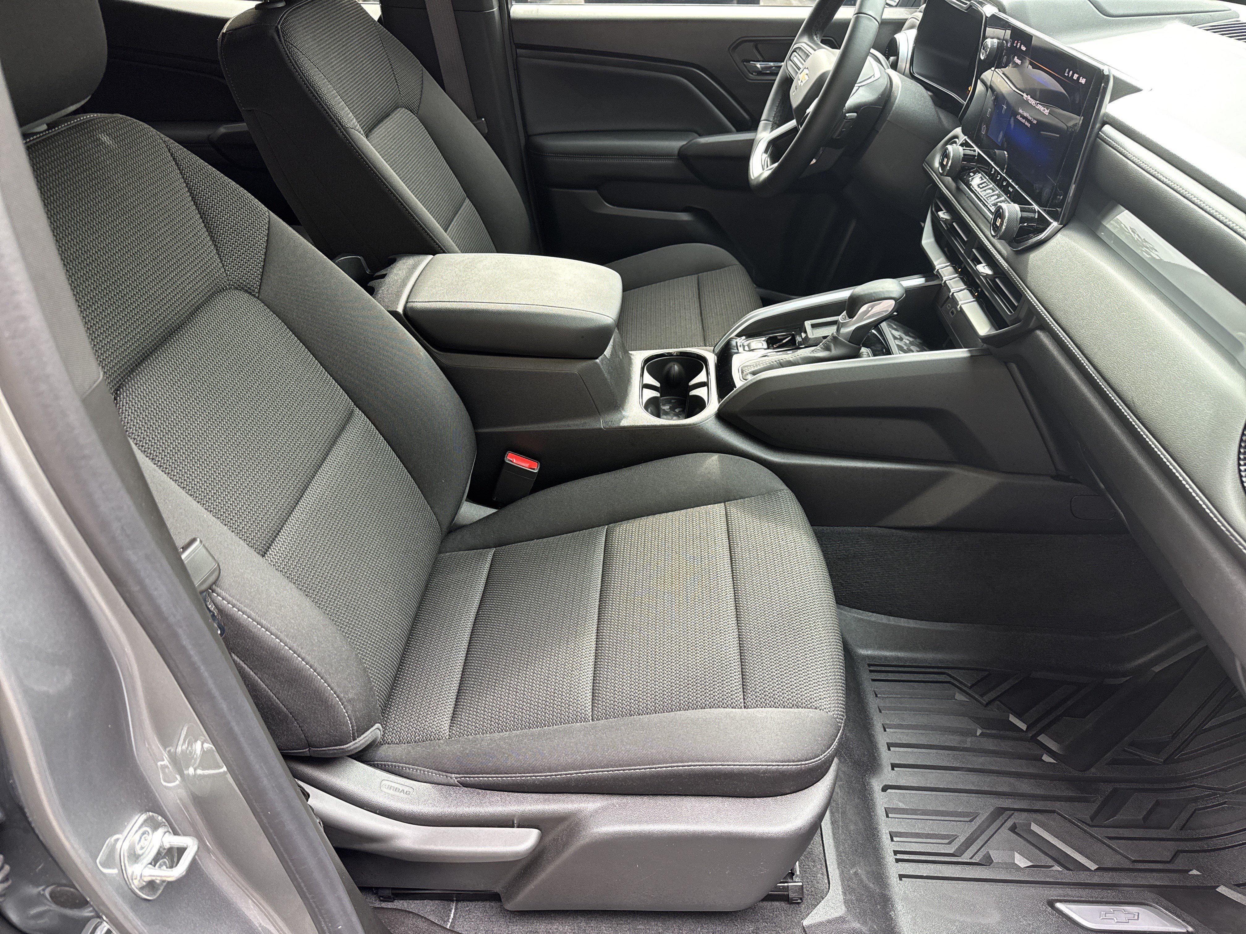 Used 2024 Chevrolet Colorado LT w/ LT Convenience Package RWD image 15