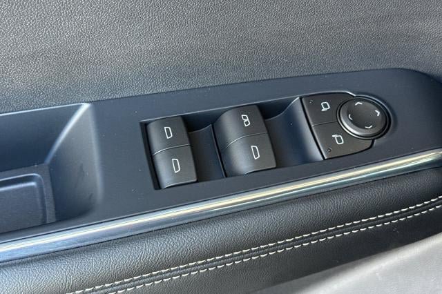 New 2026 GMC Acadia Elevation w/ Elevation Premium Package AWD/4WD image 11