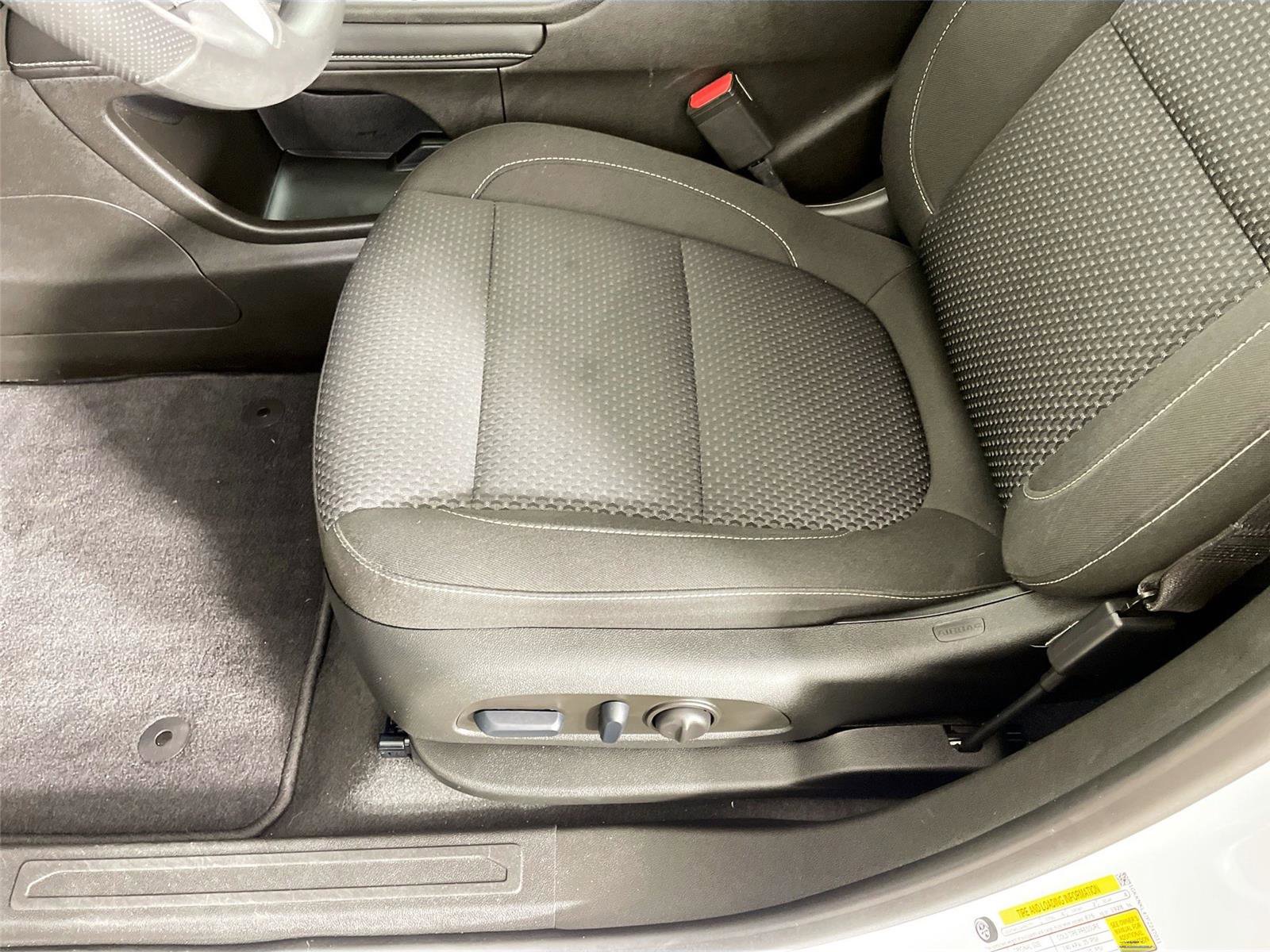 Used 2023 GMC Acadia SLE w/ Driver Convenience Package image 19