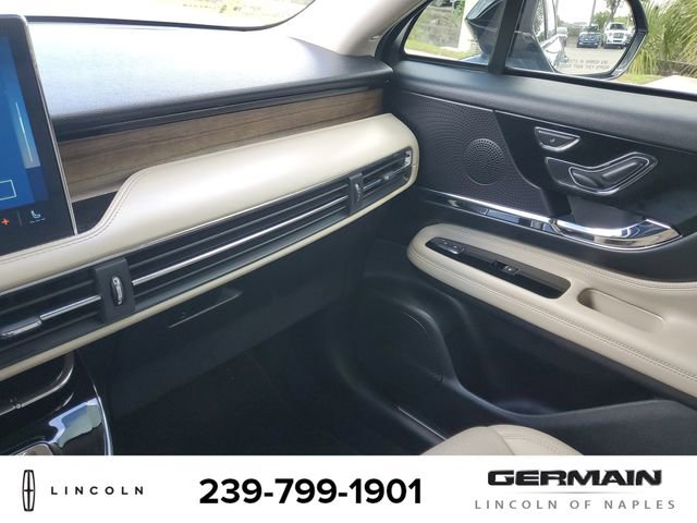 Used 2025 Lincoln Corsair Grand Touring AWD/4WD image 36