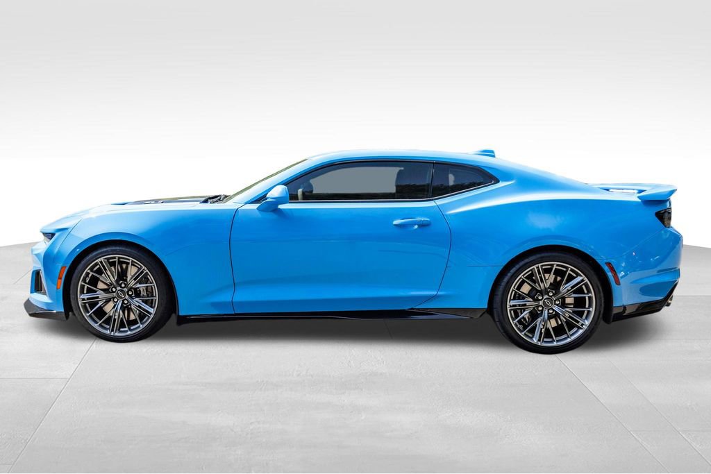 Used 2022 Chevrolet Camaro ZL1 RWD image 11