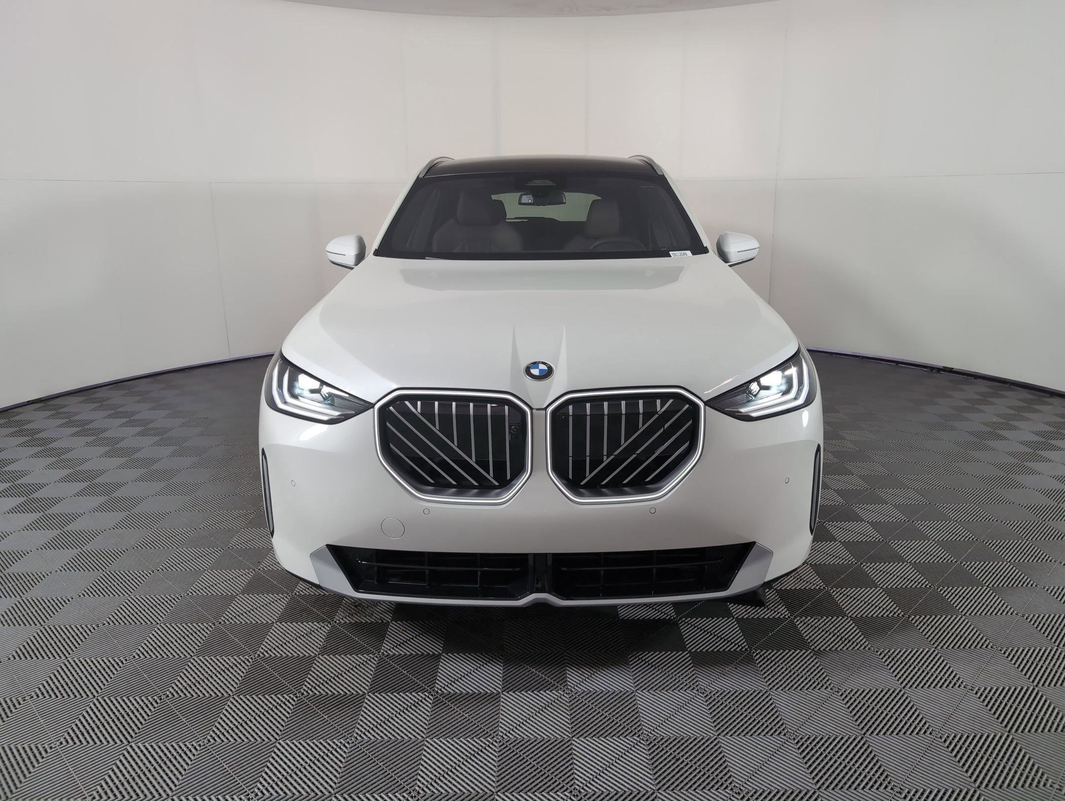 Used 2025 BMW X3 xDrive30i w/ Premium Package image 5