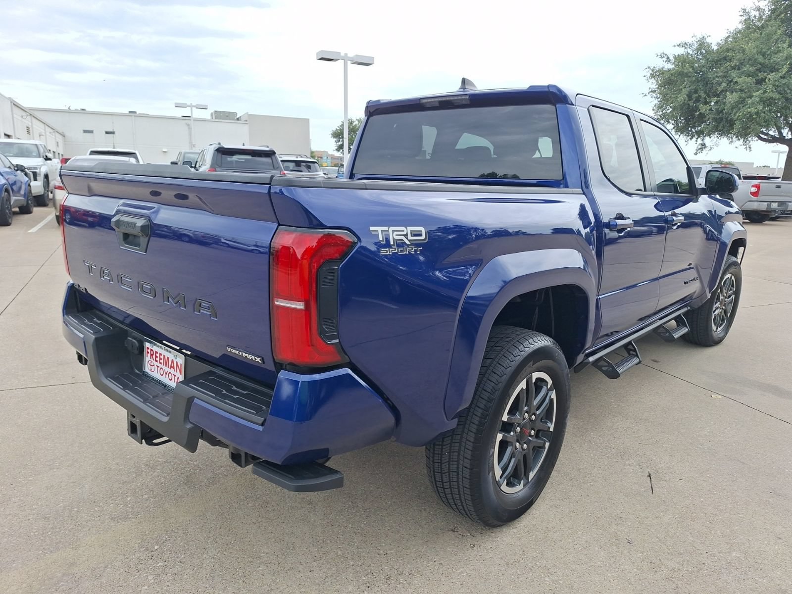 Used 2025 Toyota Tacoma TRD Sport AWD/4WD image 6