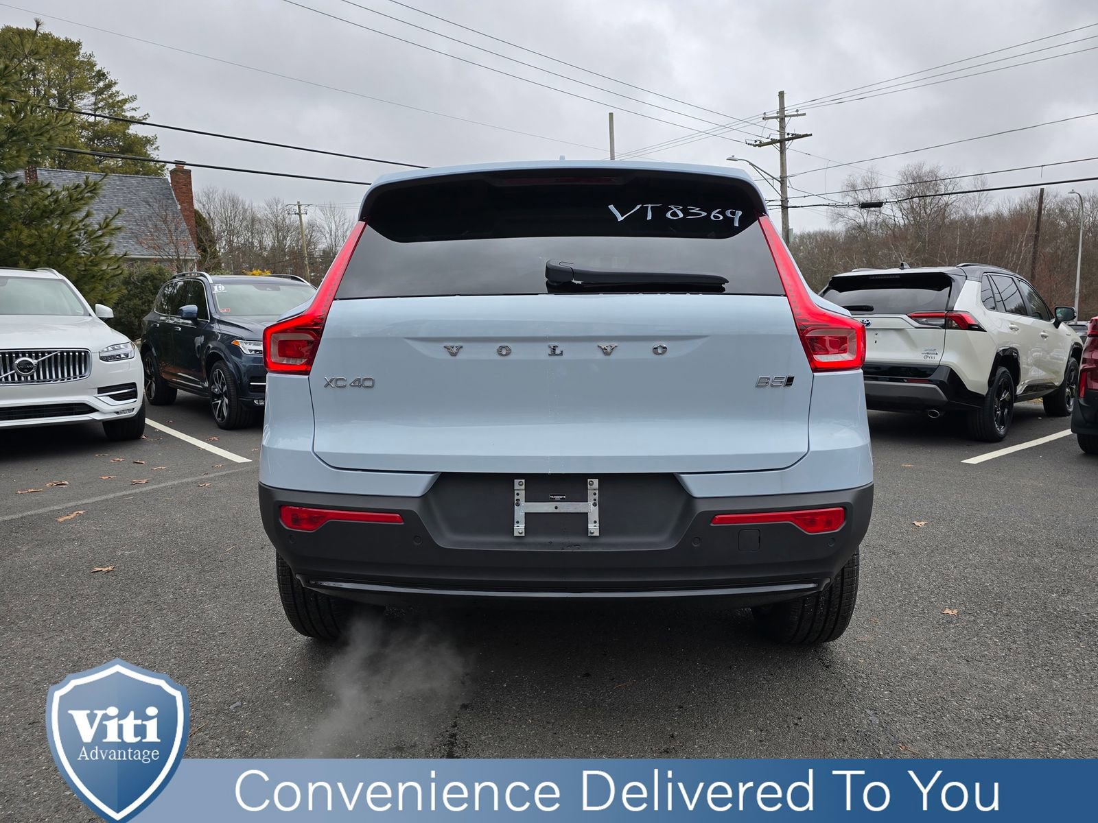 Used 2025 Volvo XC40 B5 Plus w/ Protection Package Premier image 7