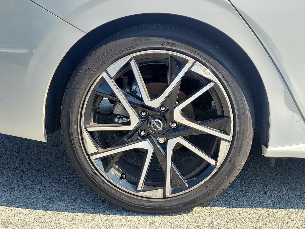 Used 2024 Nissan Sentra SR w/ SR Premium Package FWD image 5