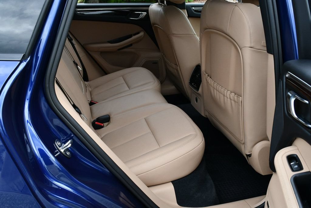 Used 2024 Porsche Macan S AWD/4WD image 18