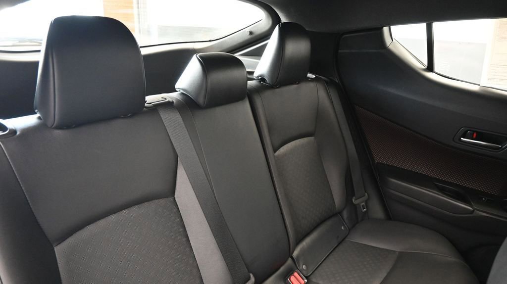 Used 2019 Toyota C-HR Limited FWD image 14