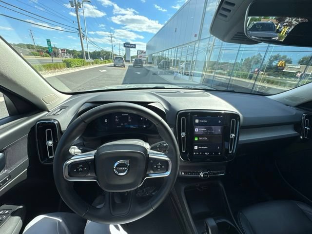 Certified 2025 Volvo XC40 B5 Core AWD/4WD image 21
