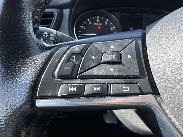 Used 2020 Nissan Rogue SV w/ Premium Package image 12