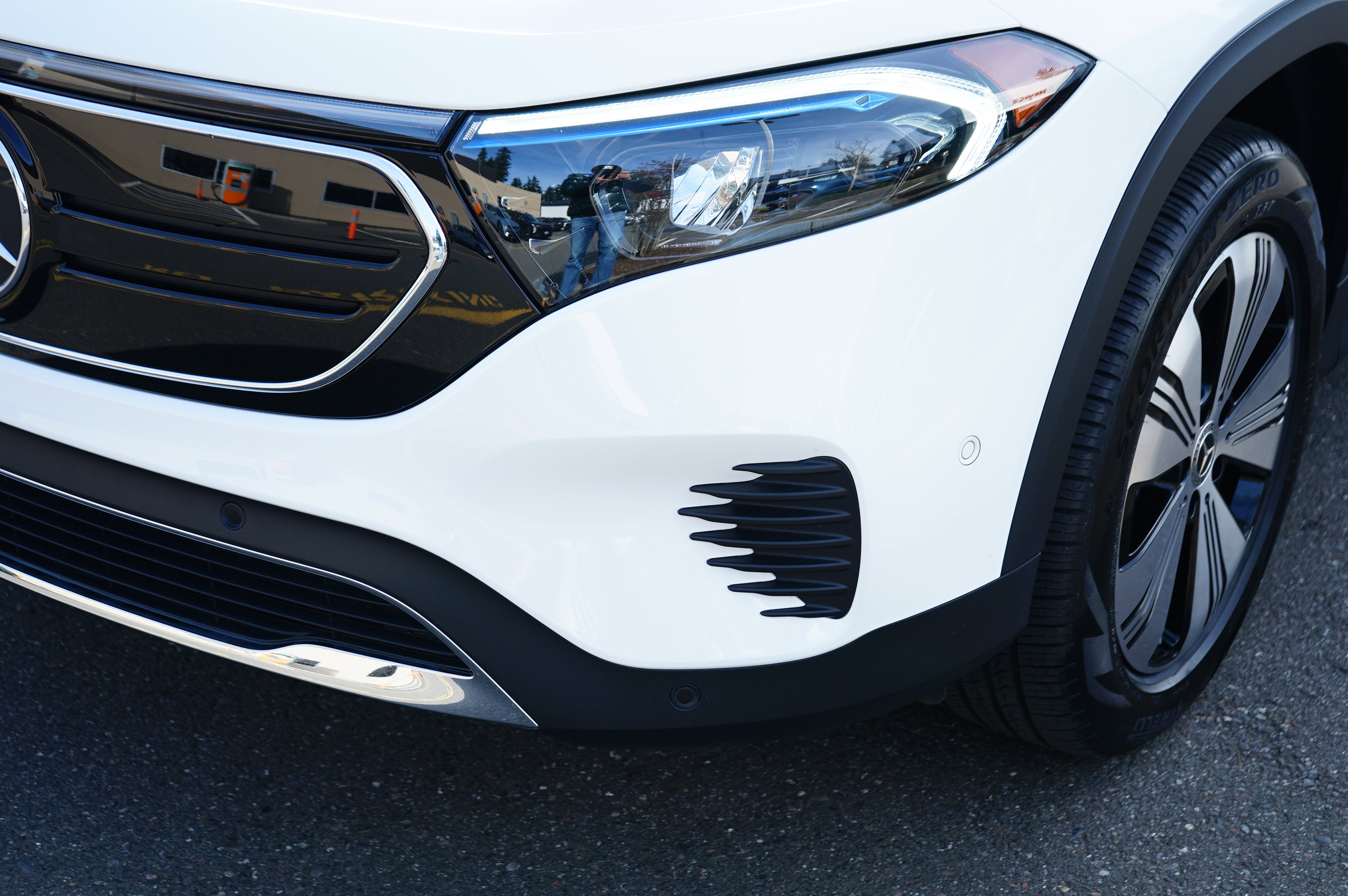 Used 2023 Mercedes-Benz EQB 300 4MATIC image 18